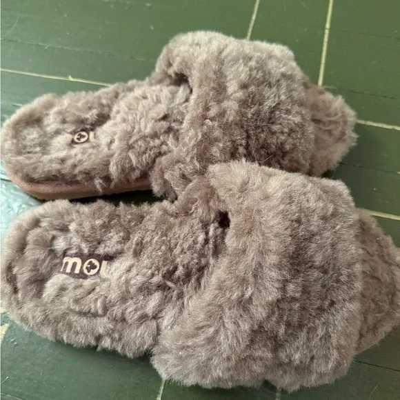 Mou Sheepskin Fur Slide Slipper in Elephant Grey - Picture 2 of 5